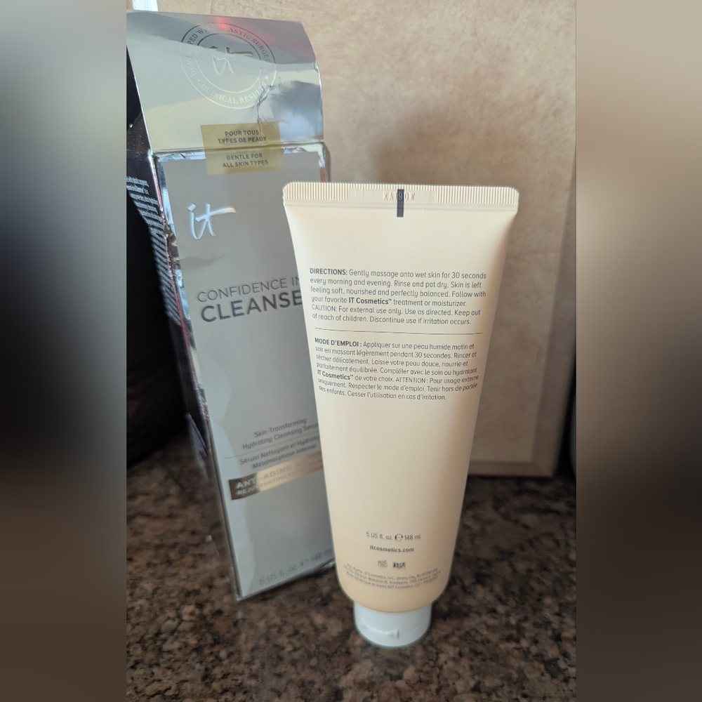 NIB It Cosmetics Confidence in a Cleanser Full Size Sealed - Picture 3 of 7